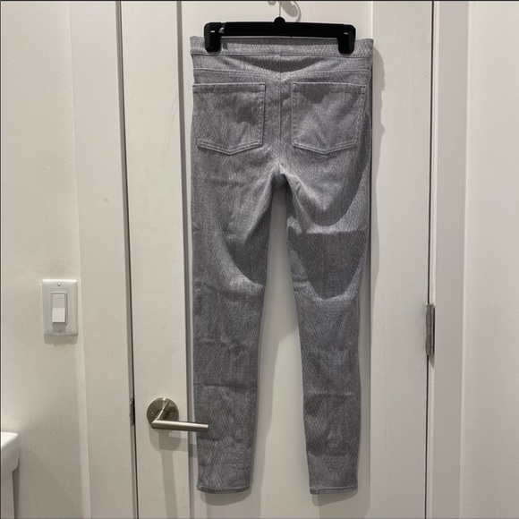 Spanx Jeansish Snake Print Leggings - Picture 8 of 8